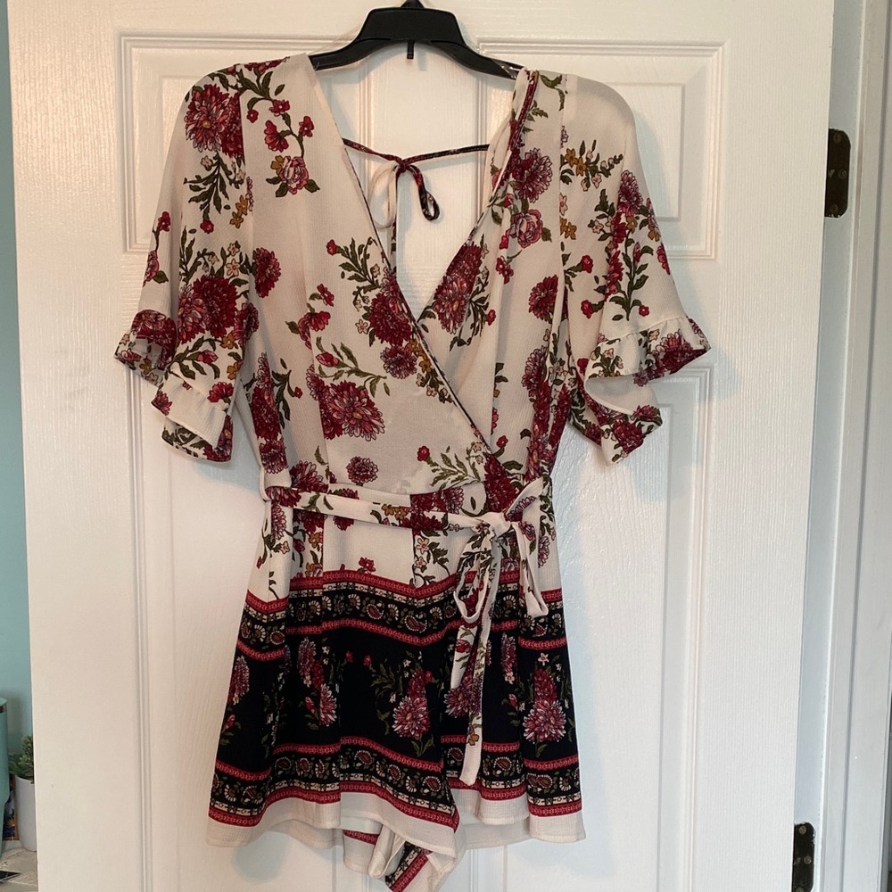 Floral Romper with Ruffle Sleeves